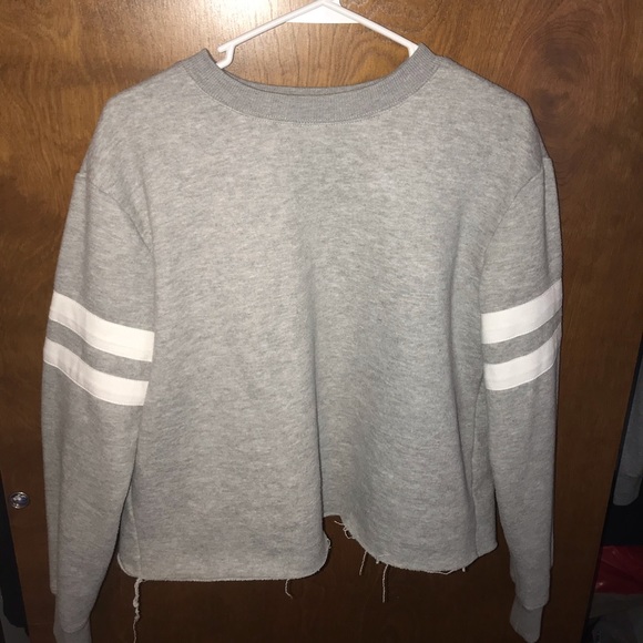 cropped grey pullover - Picture 3 of 3